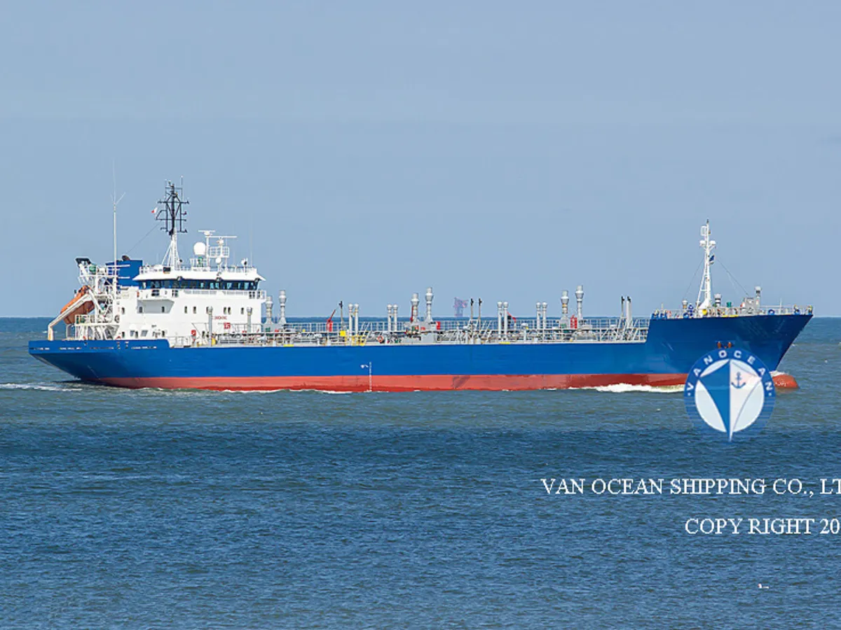 Olie-/chemikaliëntanker te koop