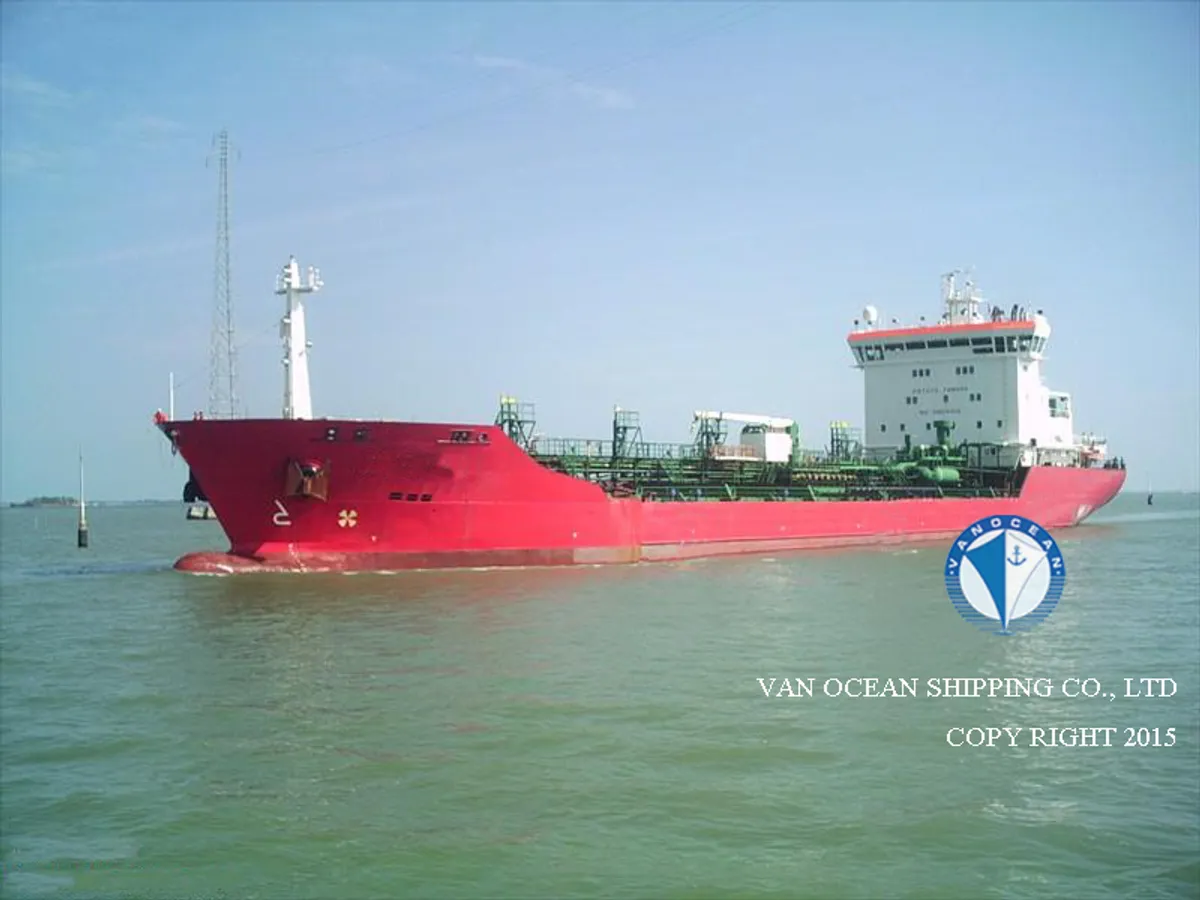 Olie-/chemikaliëntanker te koop