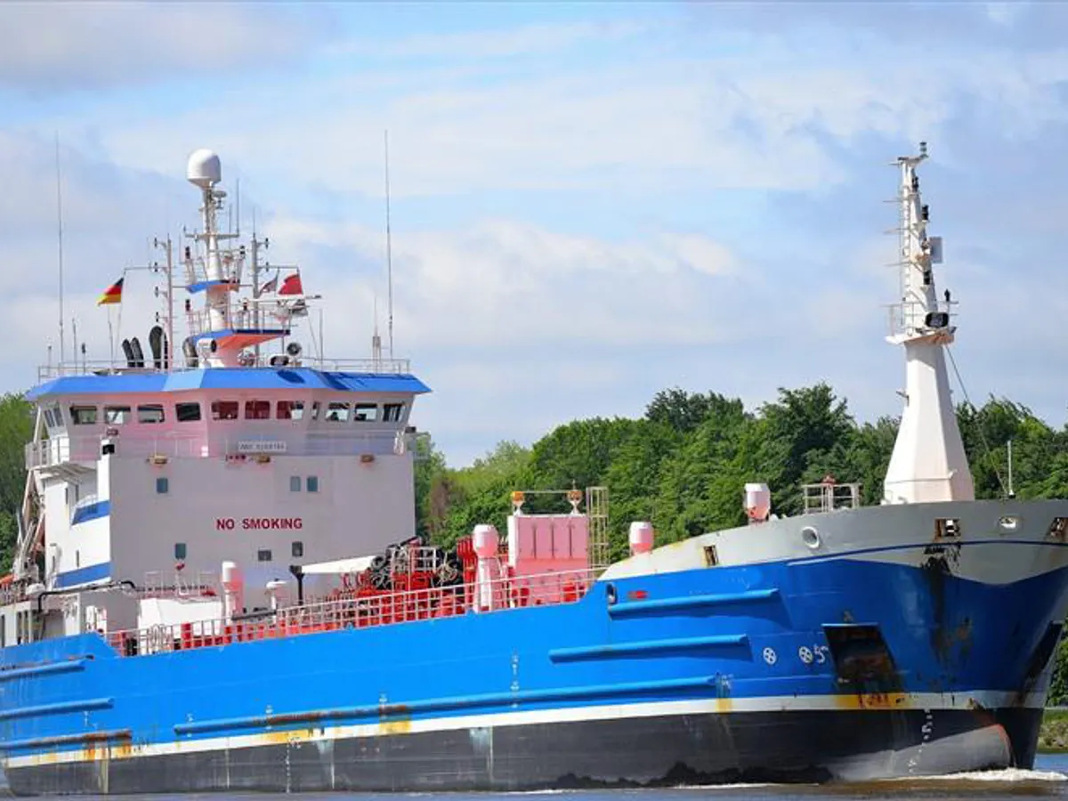 Olie-/chemikaliëntanker te koop