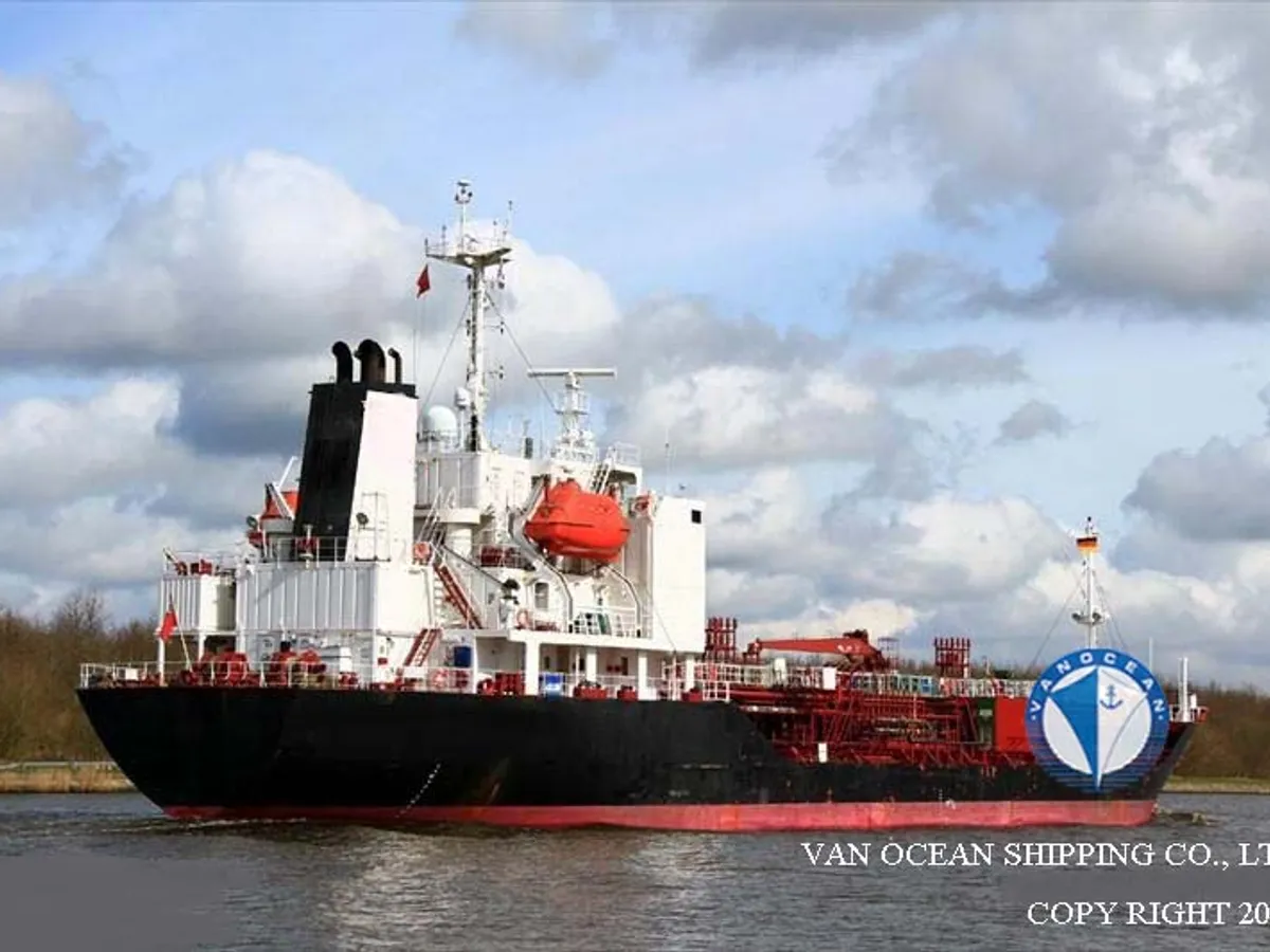 Olie-/chemikaliëntanker te koop