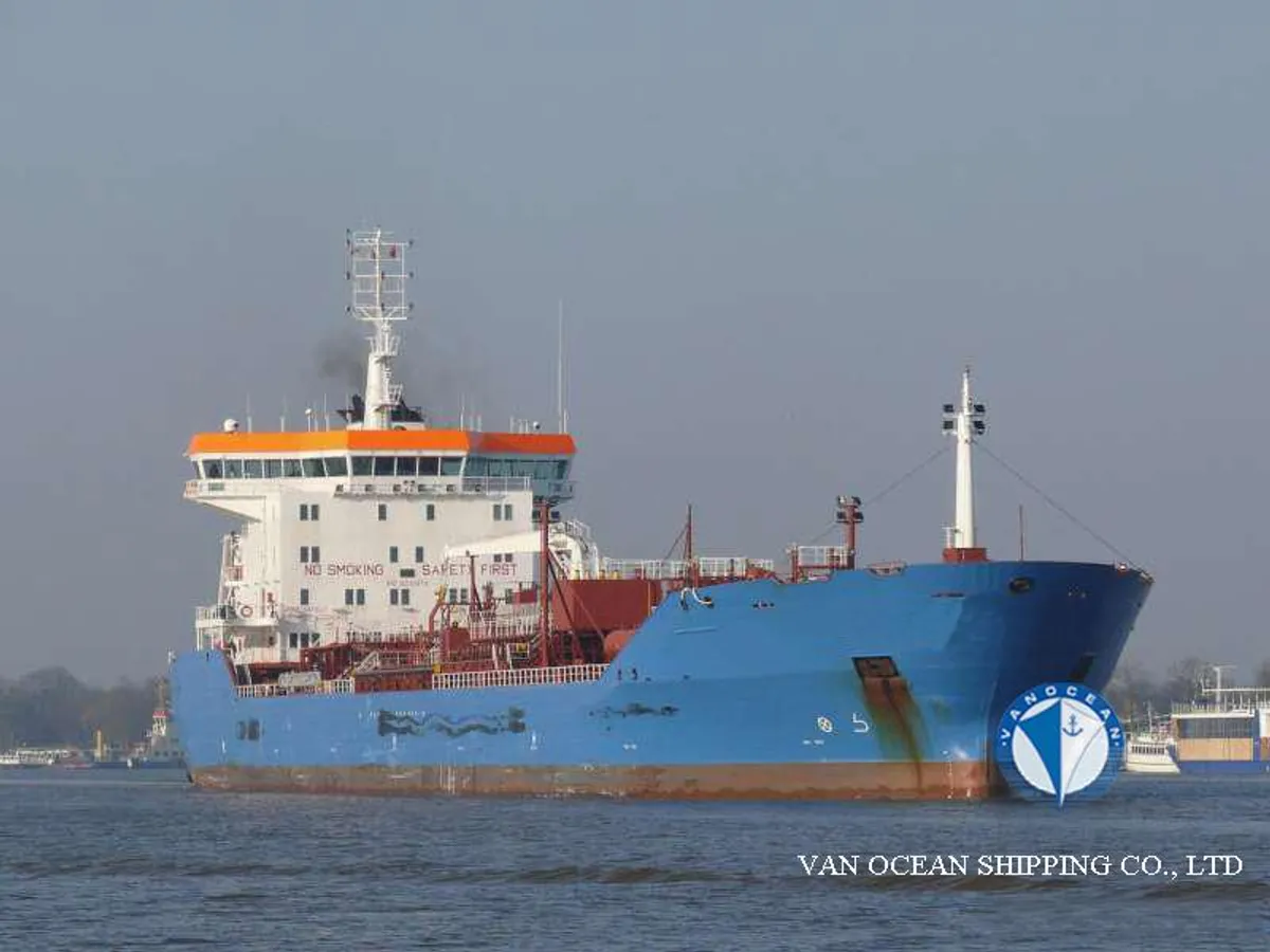 Olie-/chemikaliëntanker te koop
