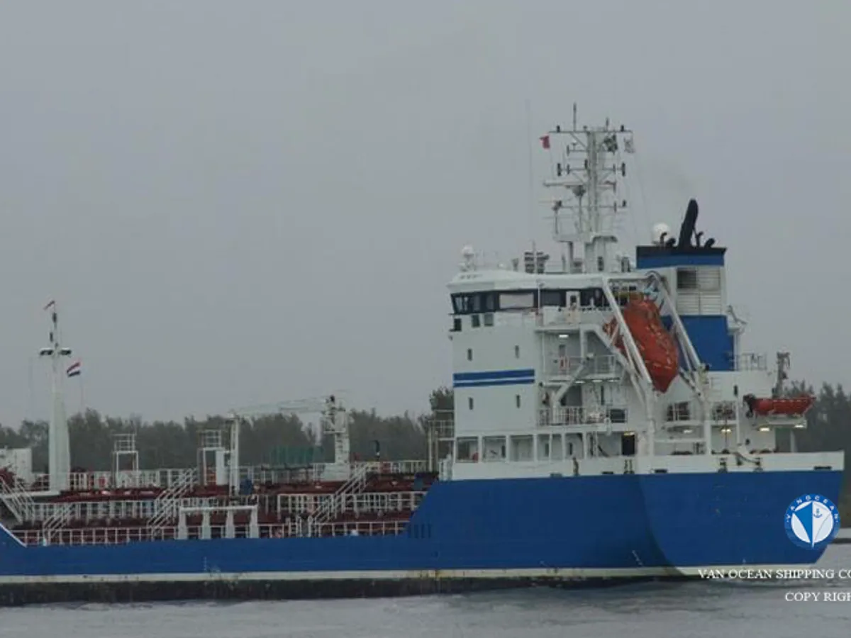 Olie-/chemikaliëntanker te koop
