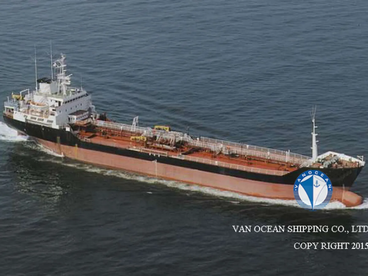 Olie-/chemikaliëntanker te koop