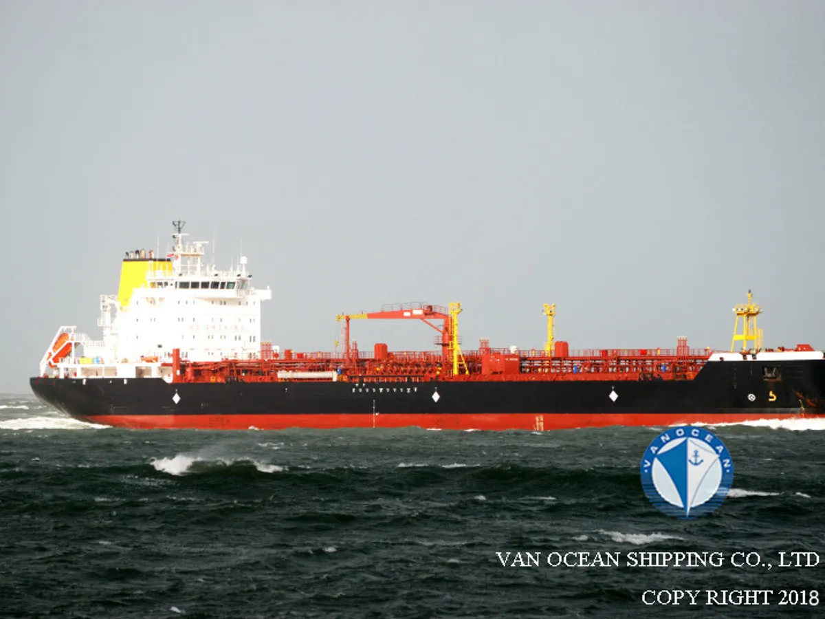 Olie-/chemikaliëntanker te koop