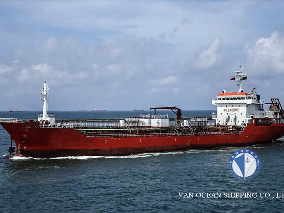 Olie-/chemikaliëntanker te koop