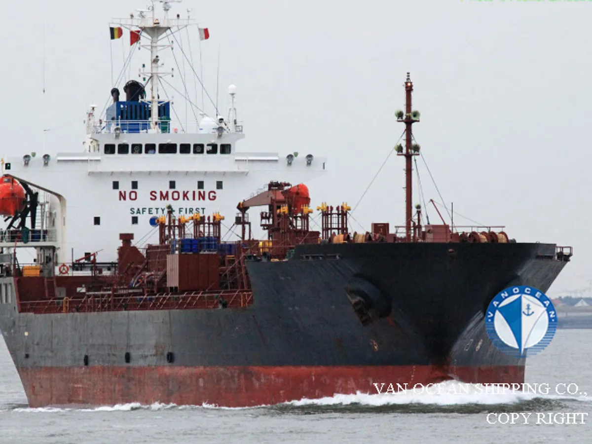 Olie-/chemikaliëntanker te koop
