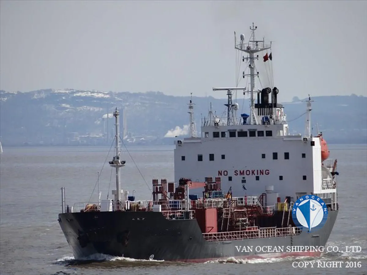 Olie-/chemikaliëntanker te koop