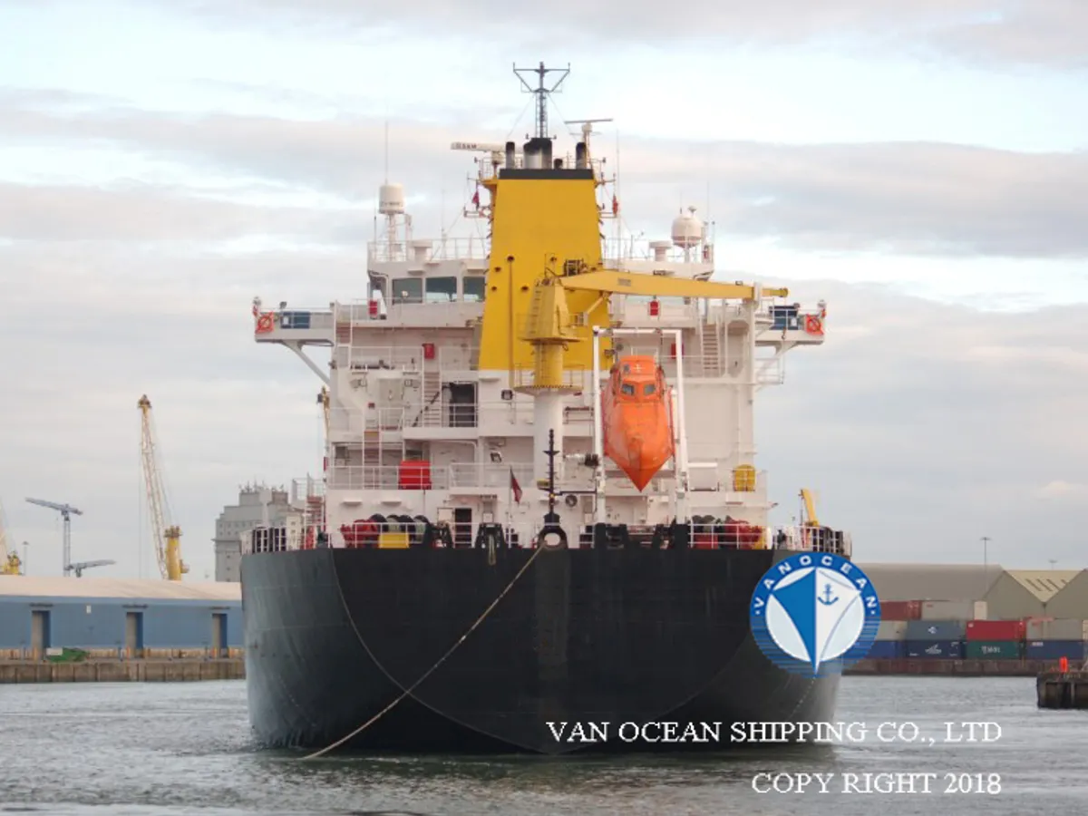 Olie-/chemikaliëntanker te koop