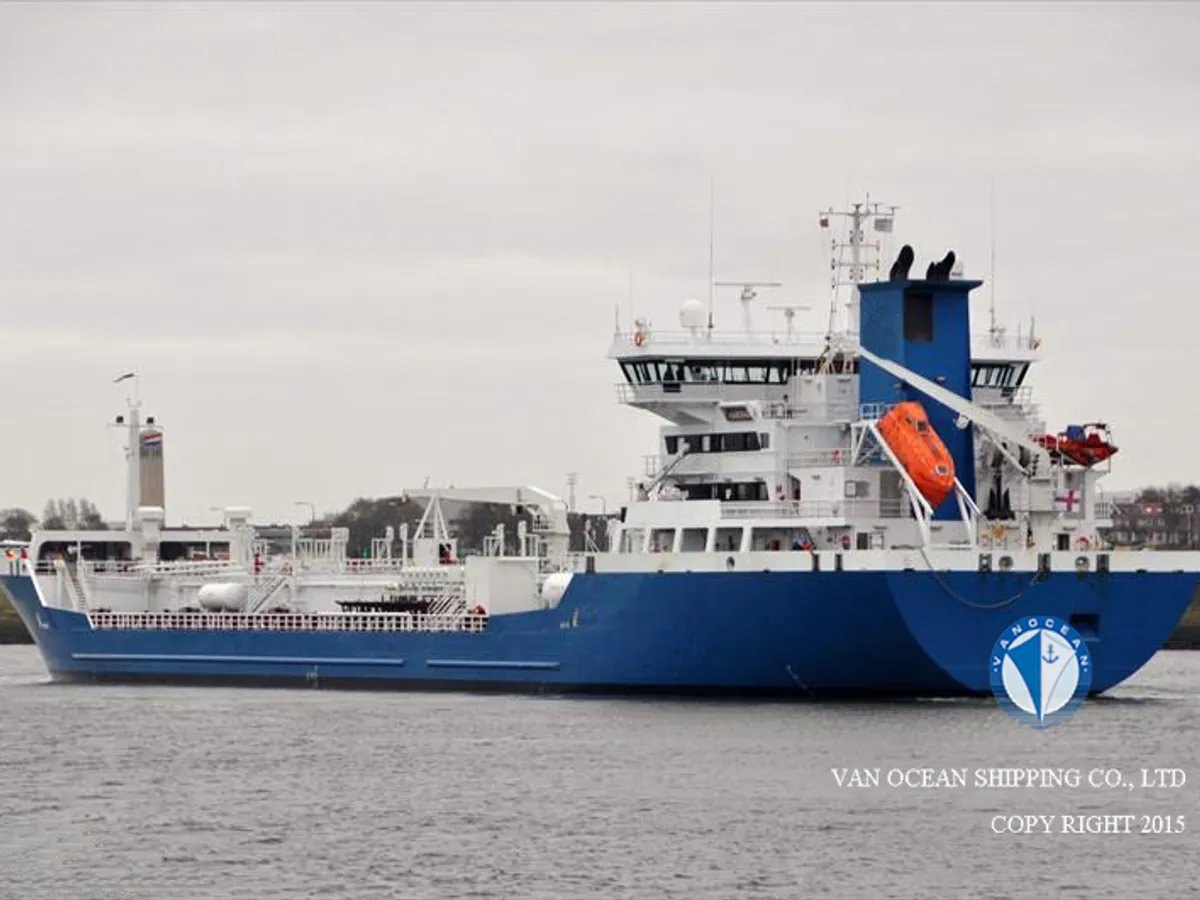 Olie-/chemikaliëntanker te koop