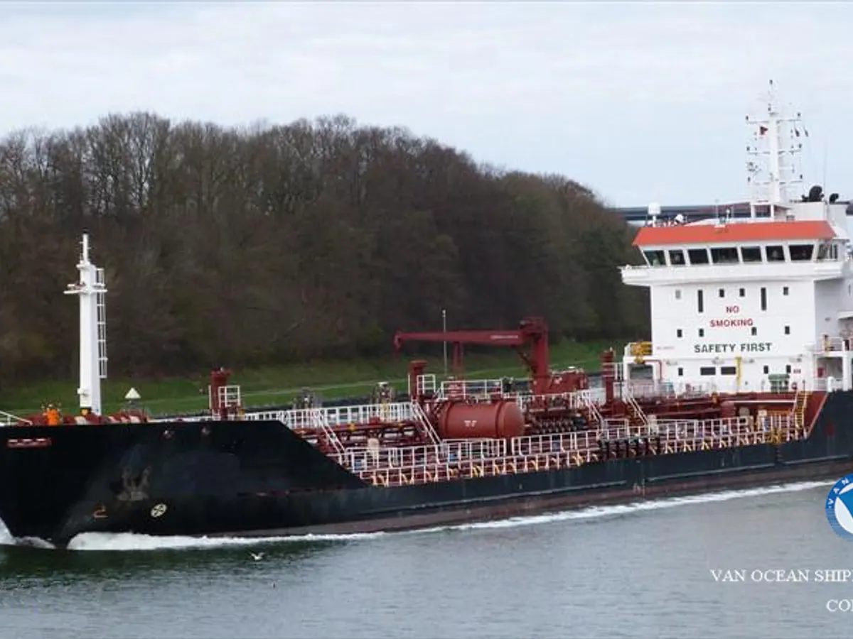 Olie-/chemikaliëntanker te koop