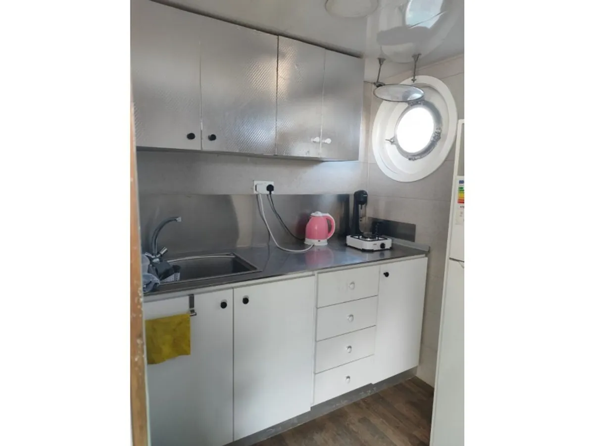 Containerschip te koop