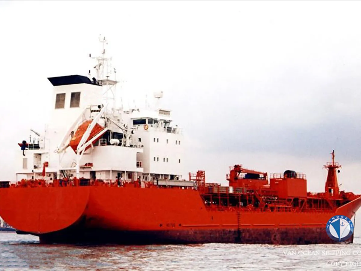 Olie-/chemikaliëntanker te koop