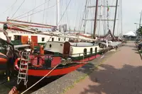 Drijvend hotel te koop