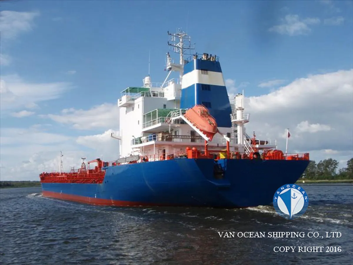 Olie-/chemikaliëntanker te koop