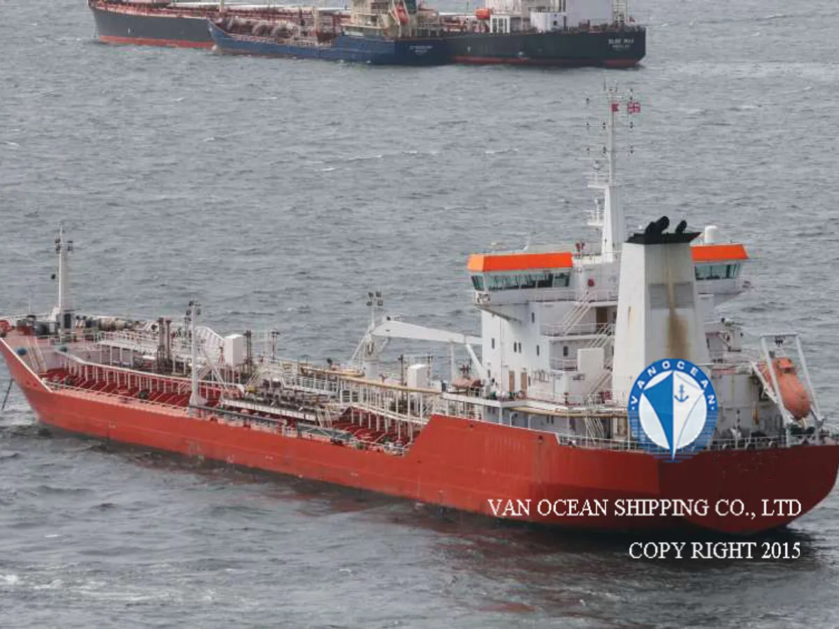 Olie-/chemikaliëntanker te koop