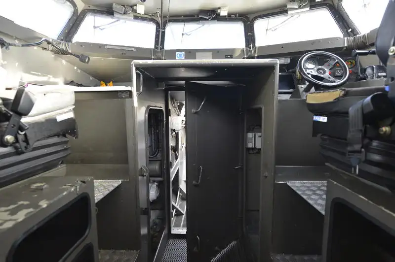 Marine- / militaire schepen te koop