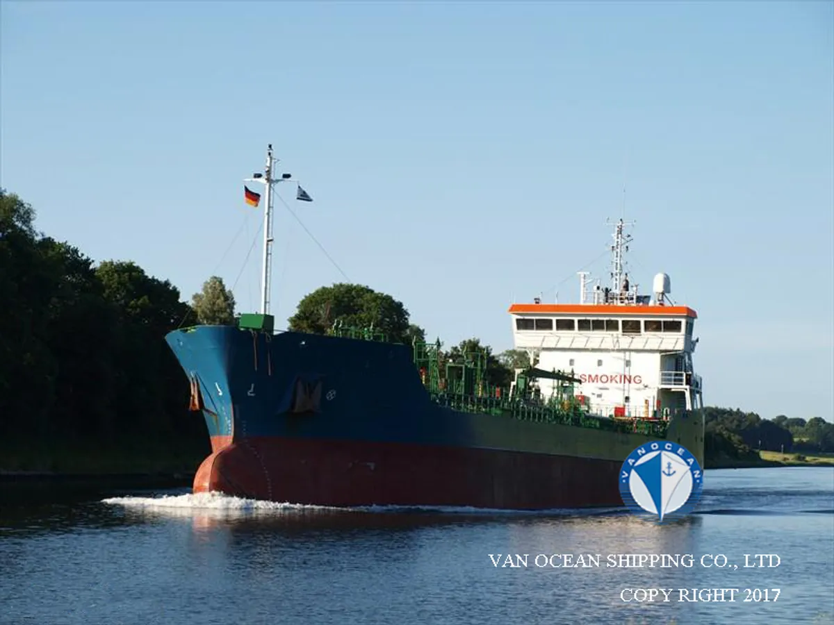 Olie-/chemikaliëntanker te koop