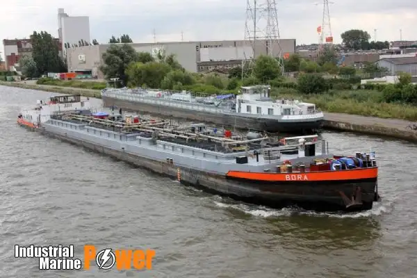 Olie-/chemikaliëntanker te koop
