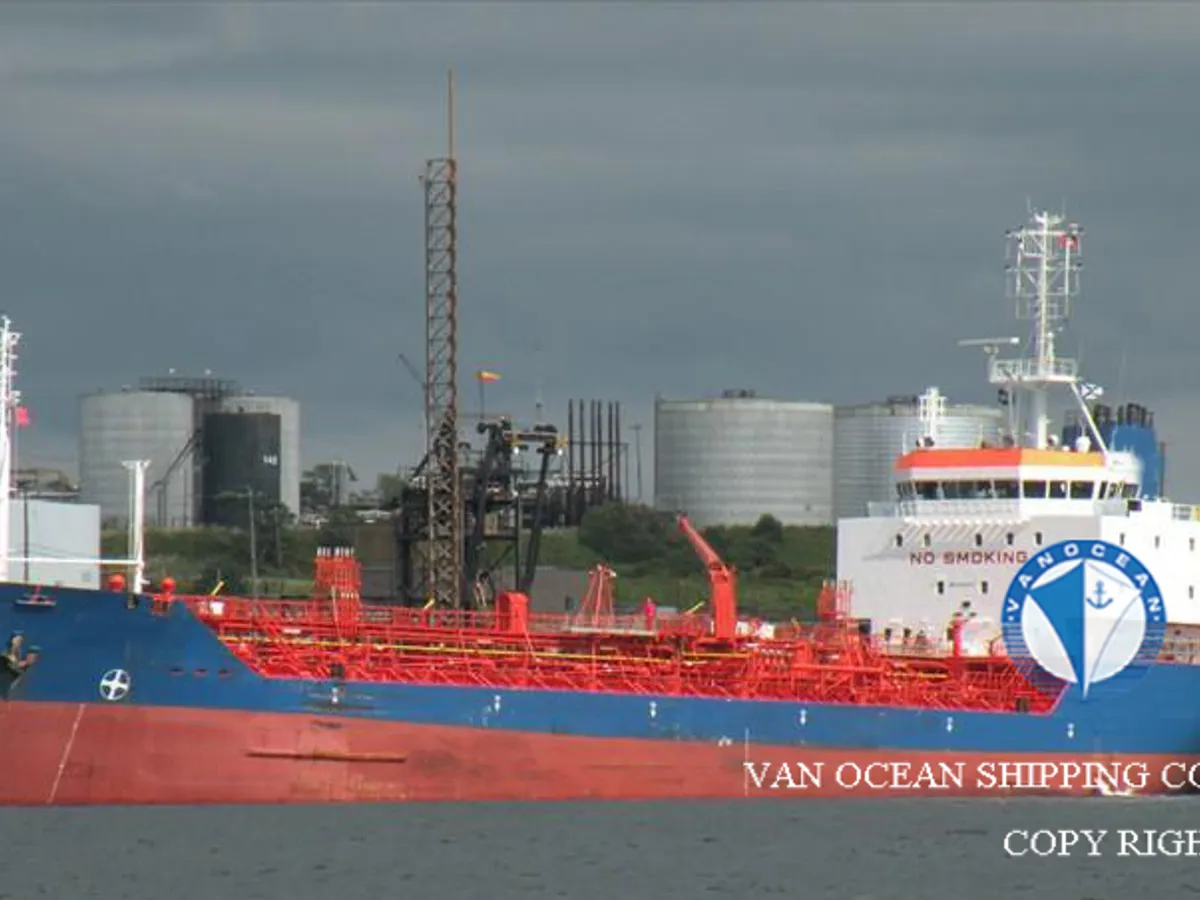 Olie-/chemikaliëntanker te koop