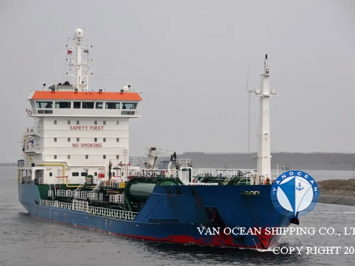 Olie-/chemikaliëntanker te koop