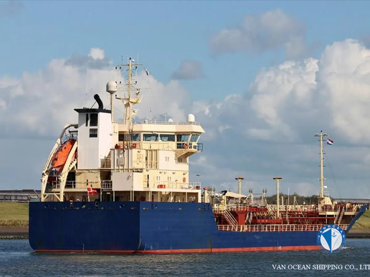 Olie-/chemikaliëntanker te koop