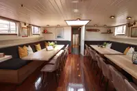 Drijvend hotel te koop