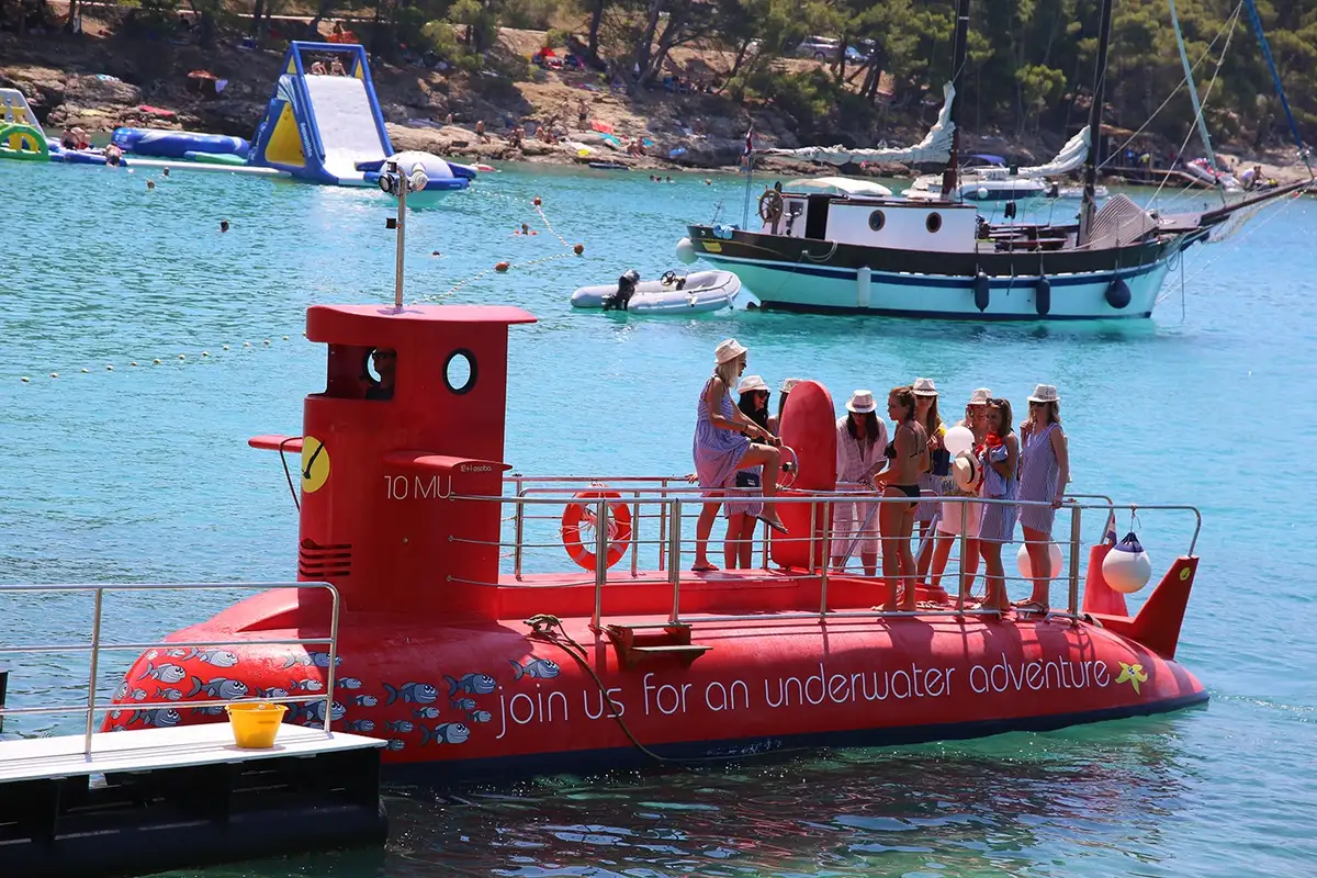 Onderzeeboot te koop