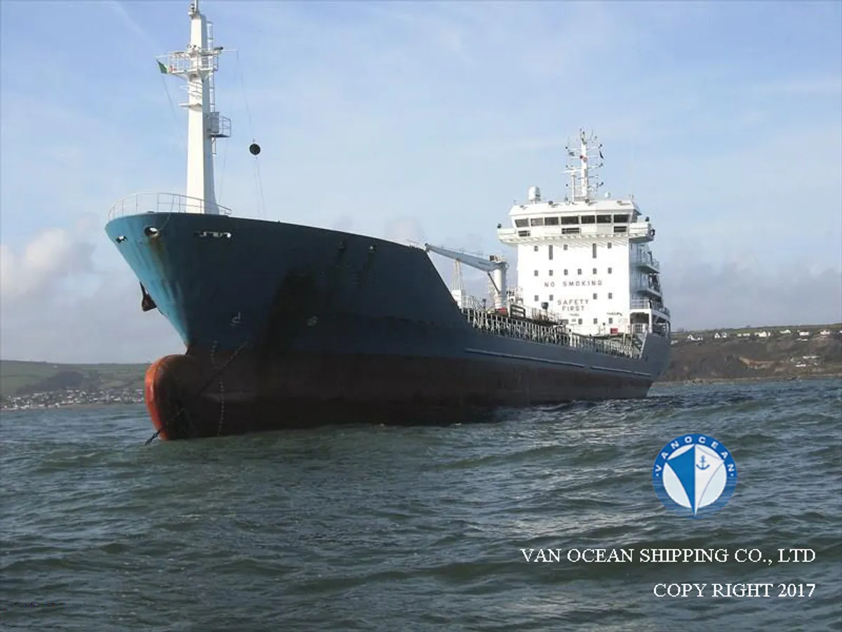 Olie-/chemikaliëntanker te koop