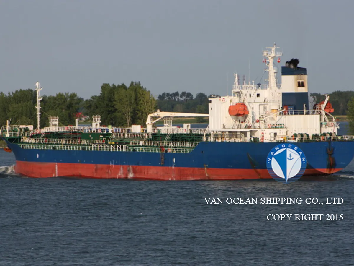 Olie-/chemikaliëntanker te koop