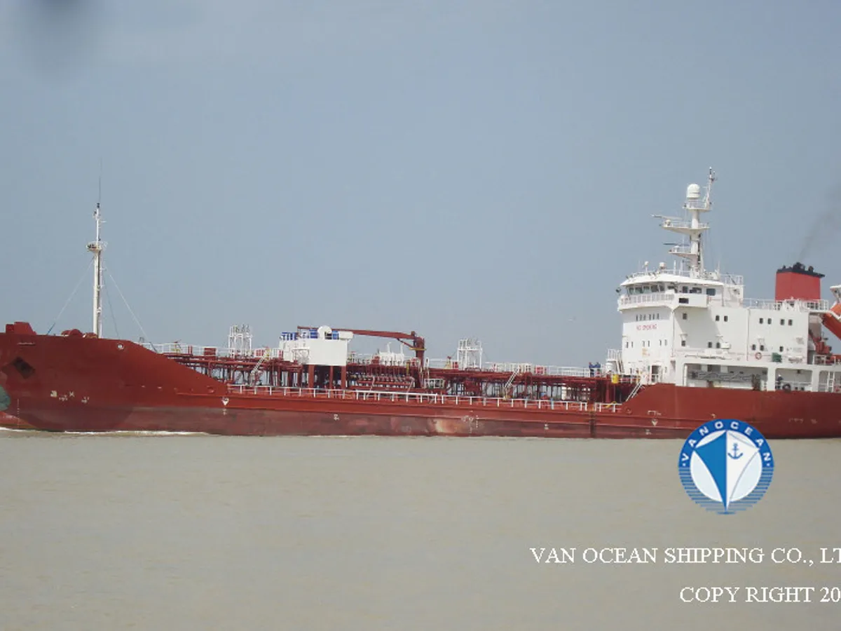 Olie-/chemikaliëntanker te koop