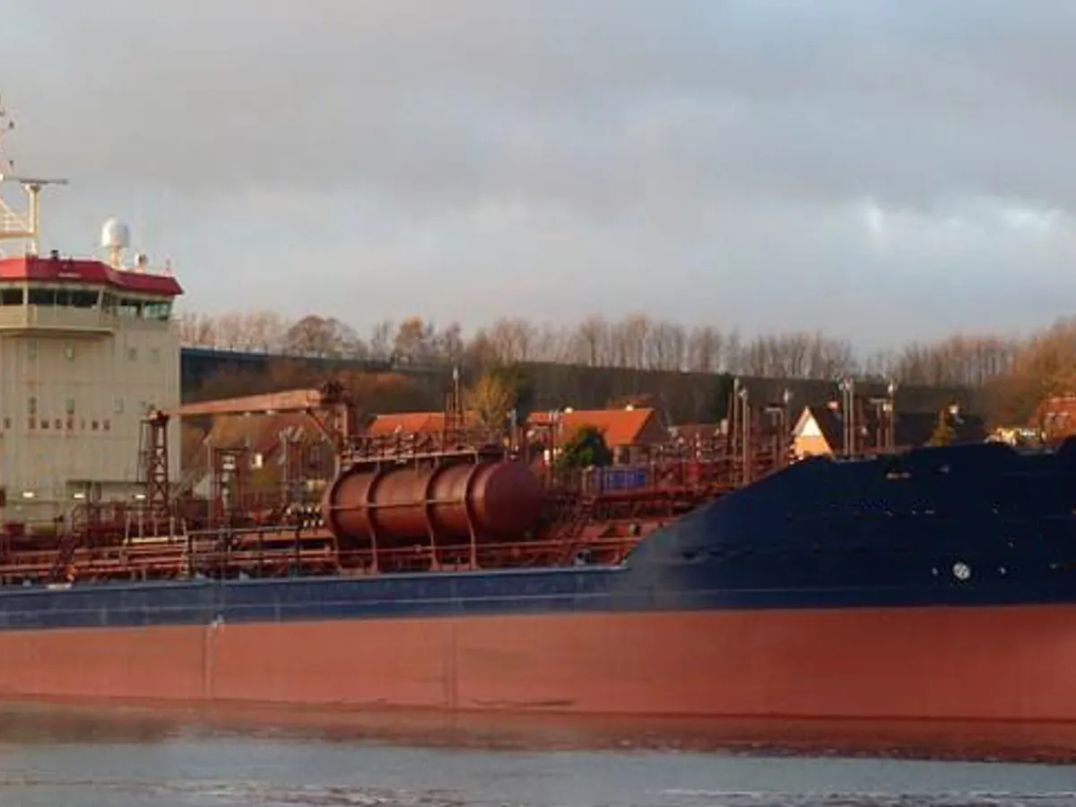 Olie-/chemikaliëntanker te koop