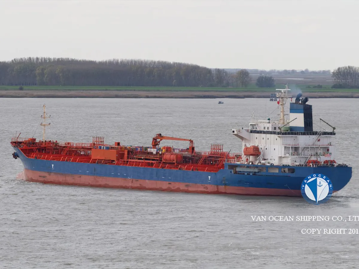 Olie-/chemikaliëntanker te koop
