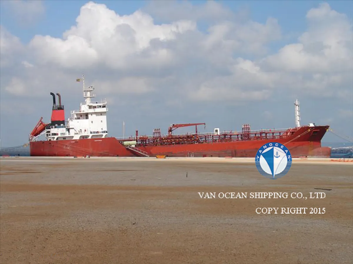 Olie-/chemikaliëntanker te koop