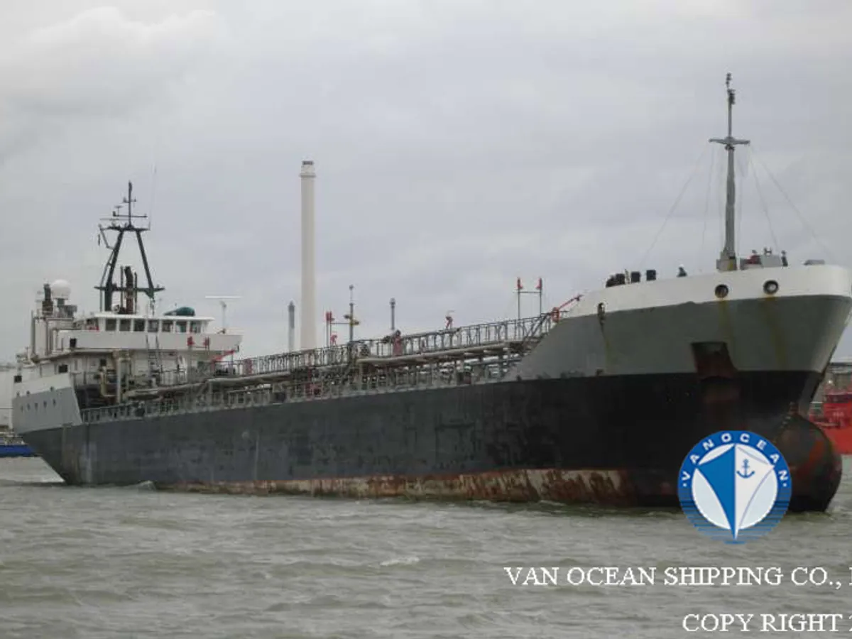 Olie-/chemikaliëntanker te koop