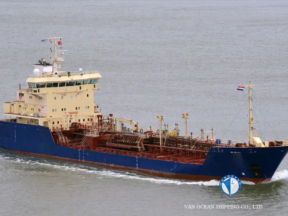 Olie-/chemikaliëntanker te koop