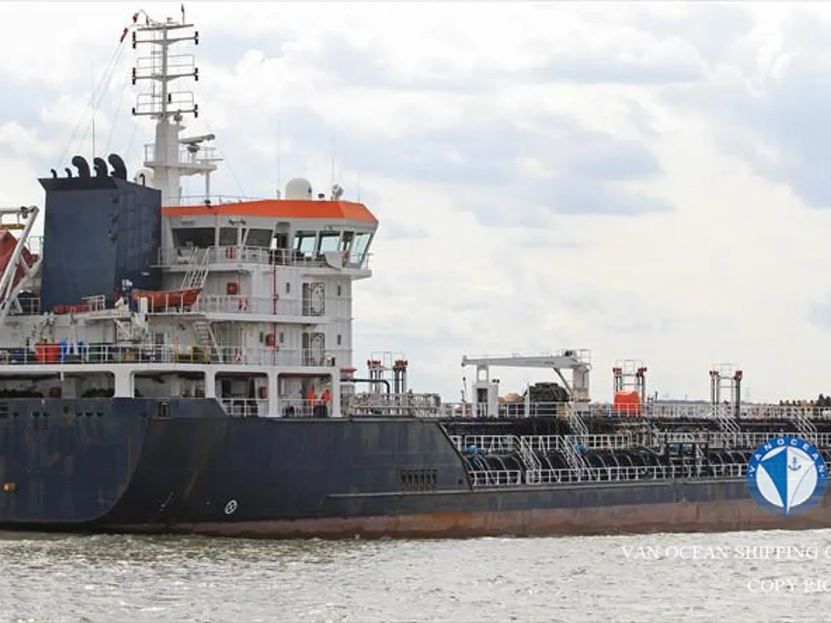 Olie-/chemikaliëntanker te koop