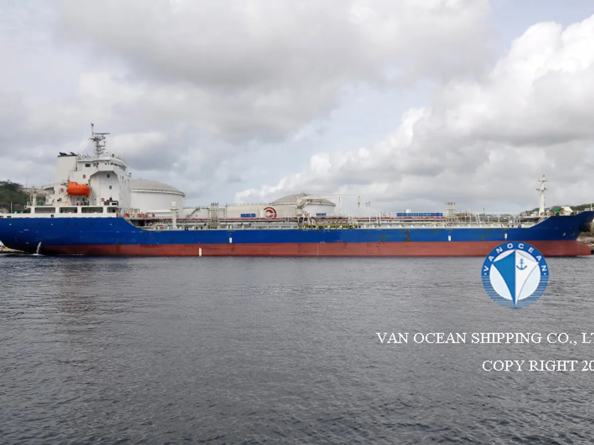 Olie-/chemikaliëntanker te koop