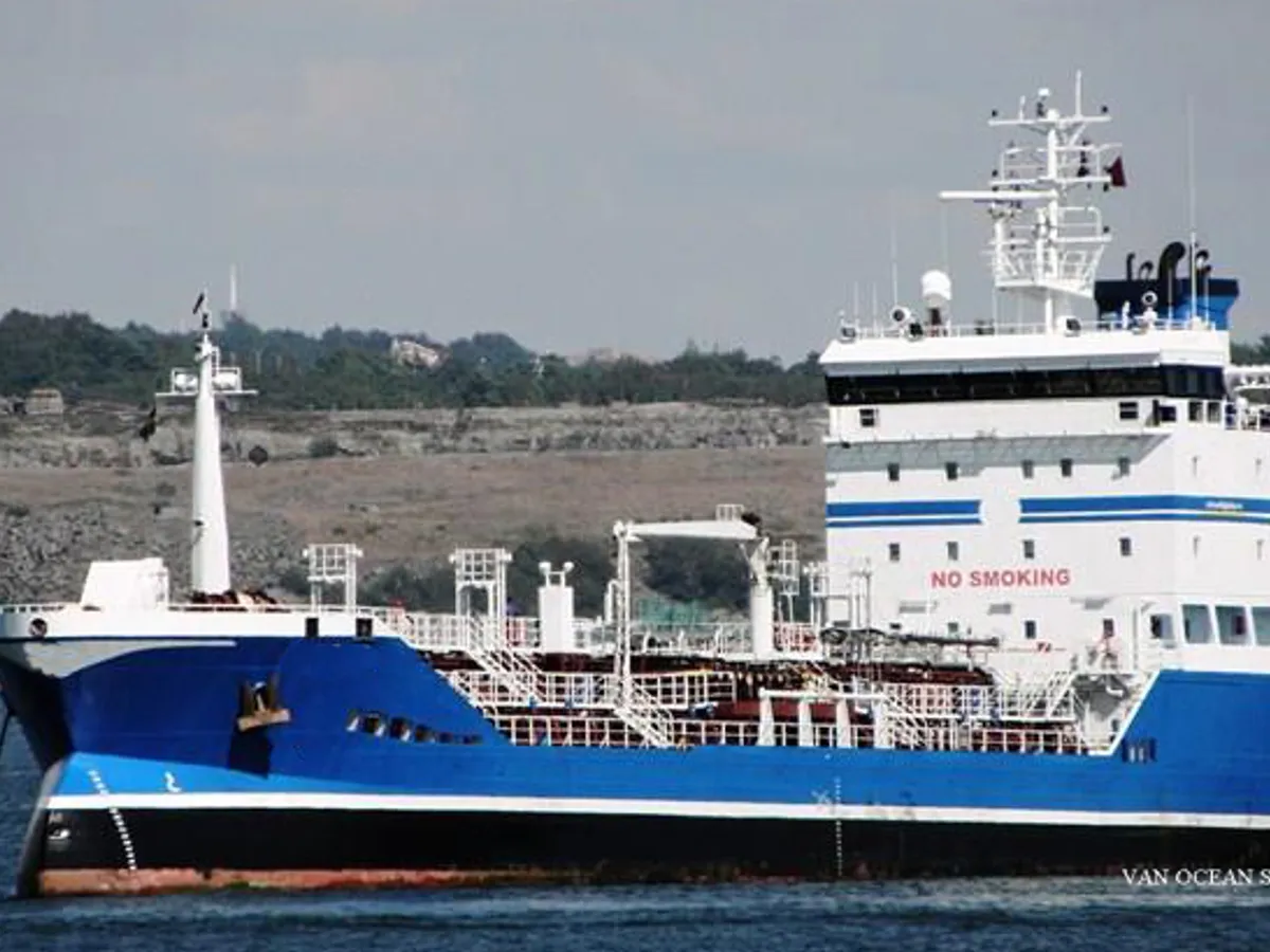 Olie-/chemikaliëntanker te koop