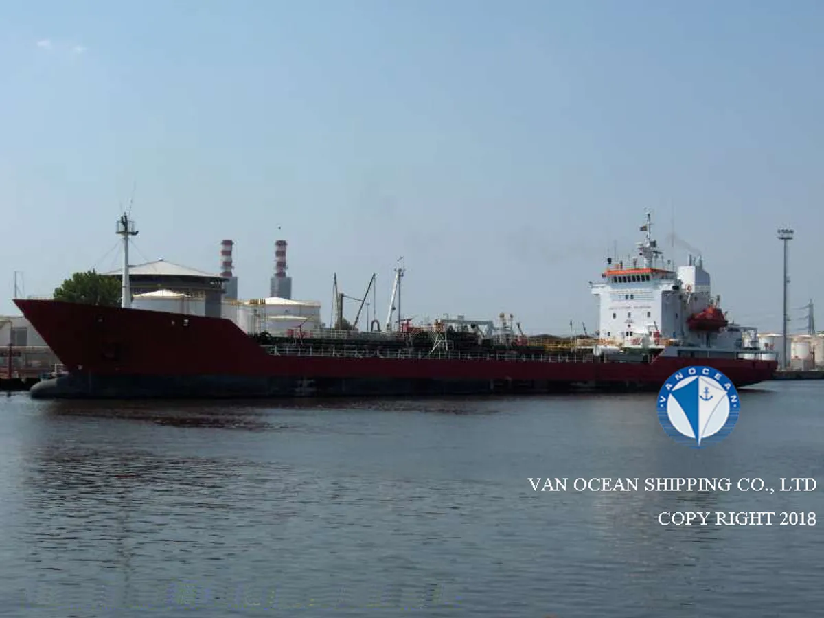 Olie-/chemikaliëntanker te koop