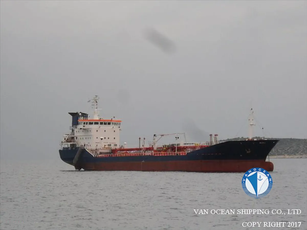 Olie-/chemikaliëntanker te koop