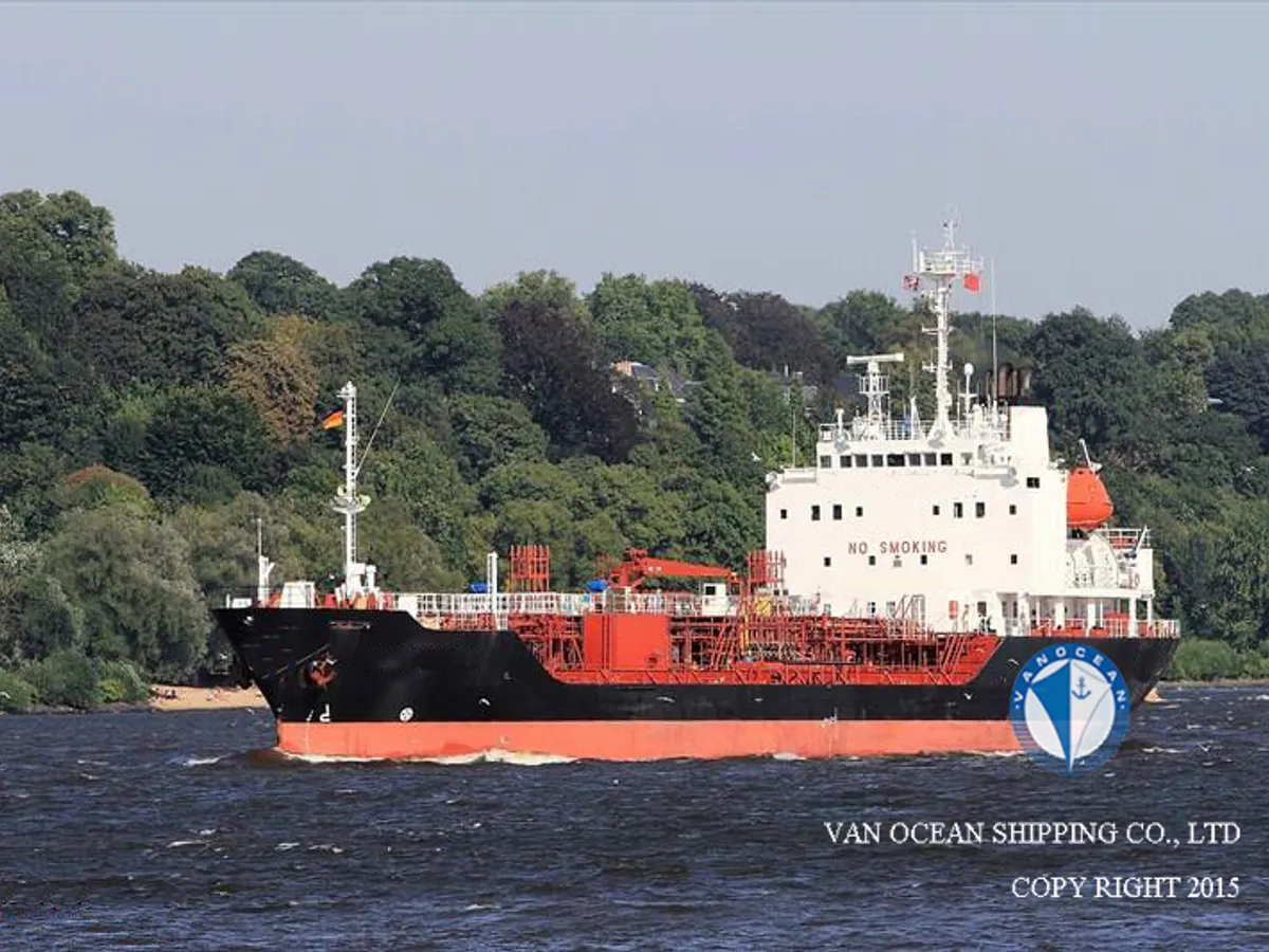 Olie-/chemikaliëntanker te koop