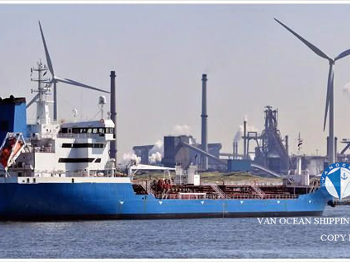 Olie-/chemikaliëntanker te koop