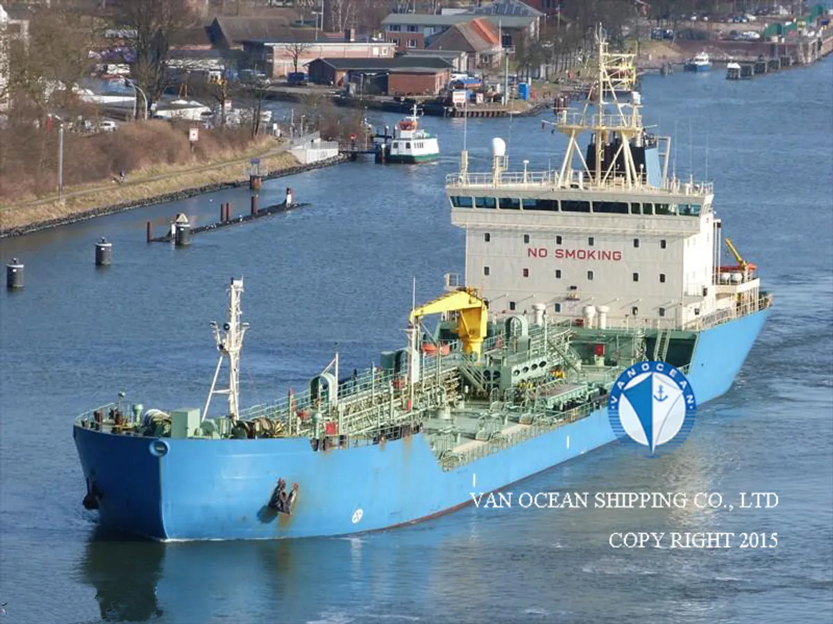 Olie-/chemikaliëntanker te koop