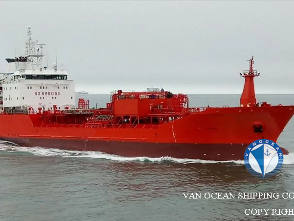Olie-/chemikaliëntanker te koop