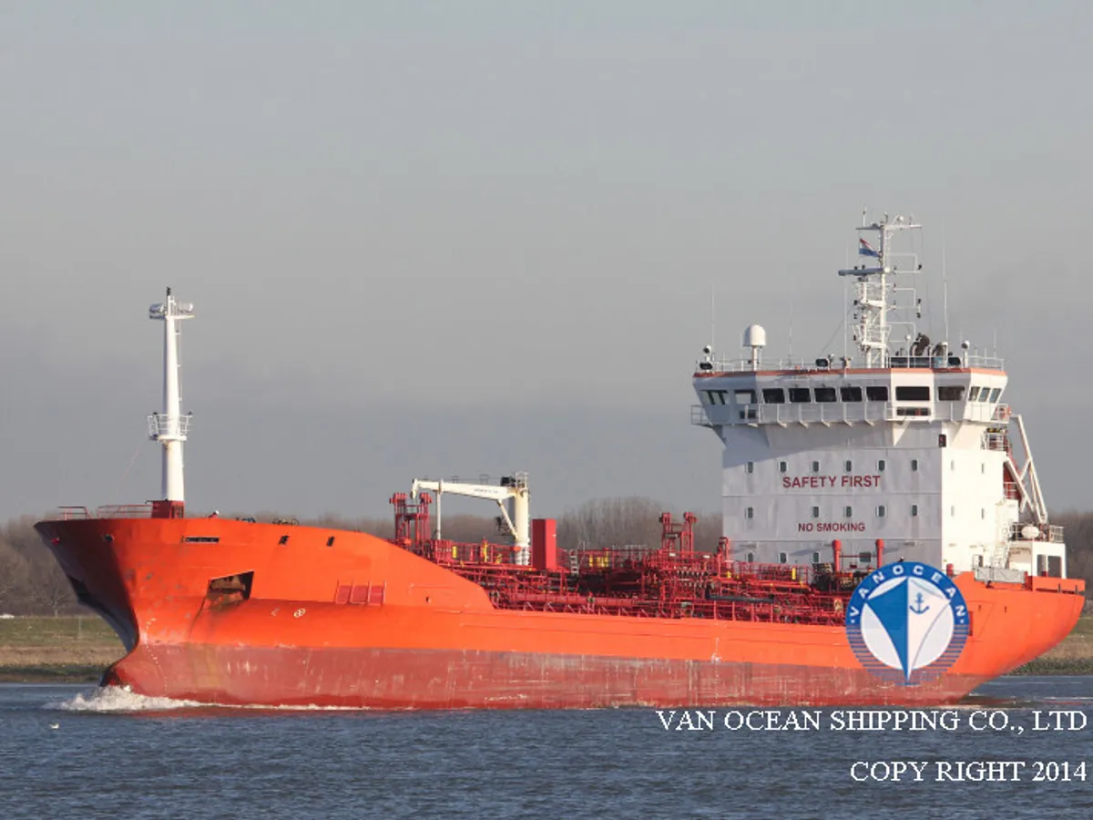 Olie-/chemikaliëntanker te koop