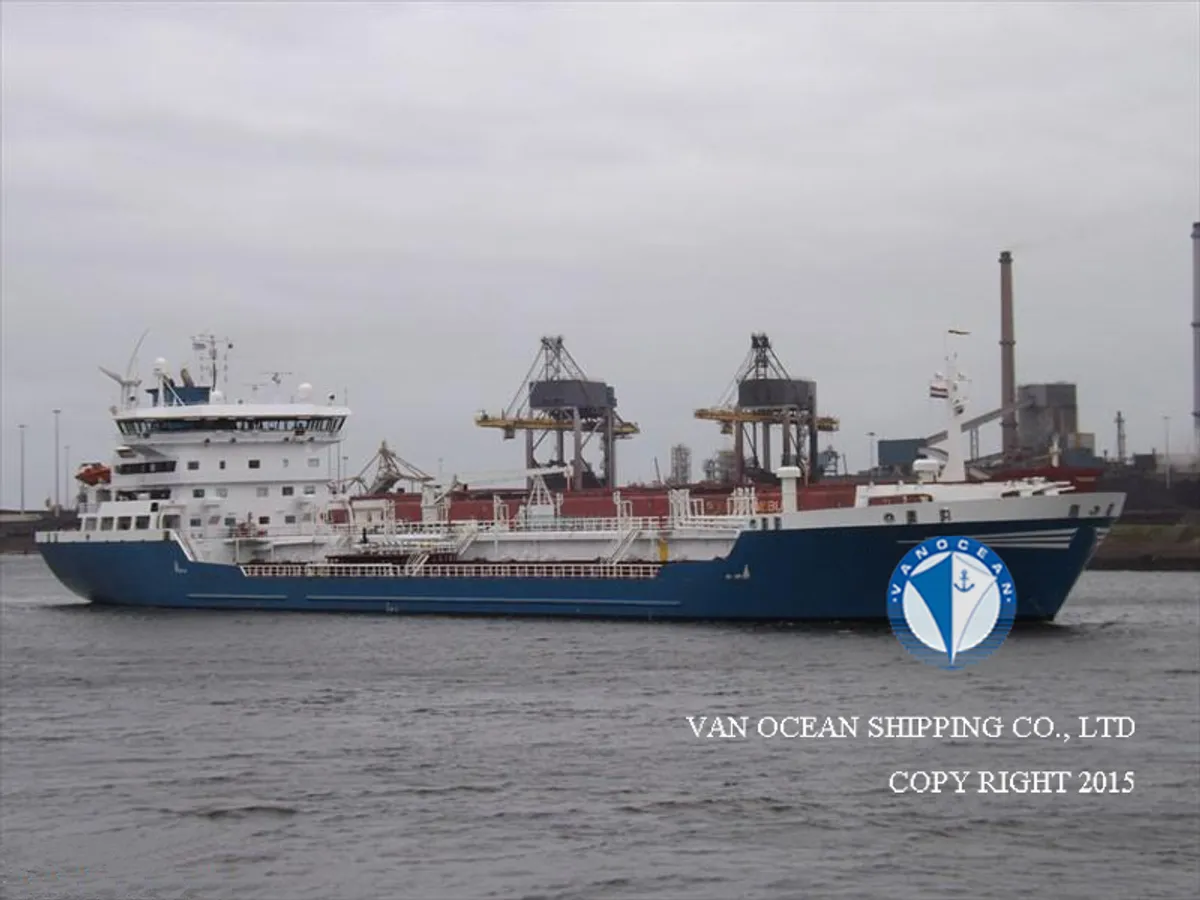 Olie-/chemikaliëntanker te koop