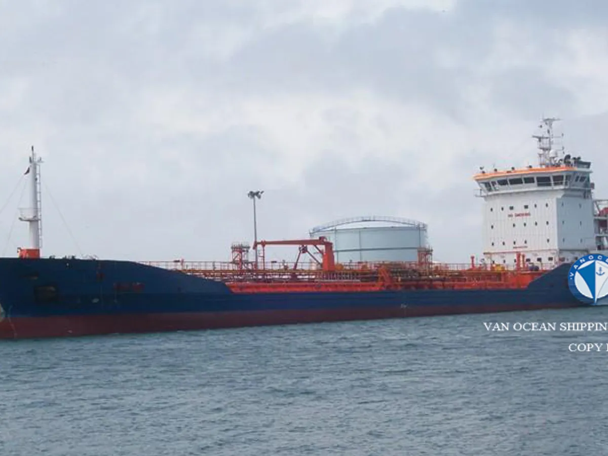 Olie-/chemikaliëntanker te koop