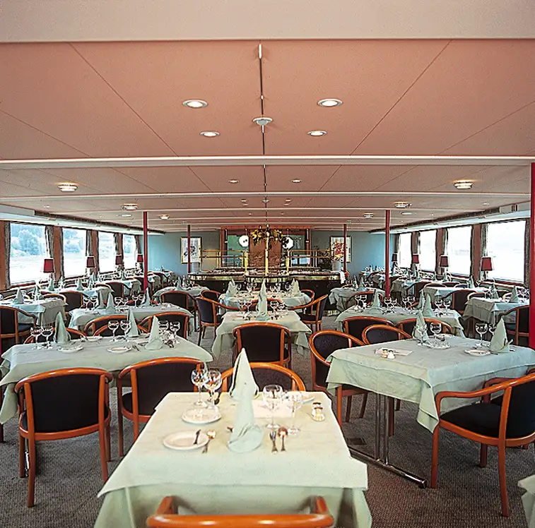 Drijvend hotel te koop