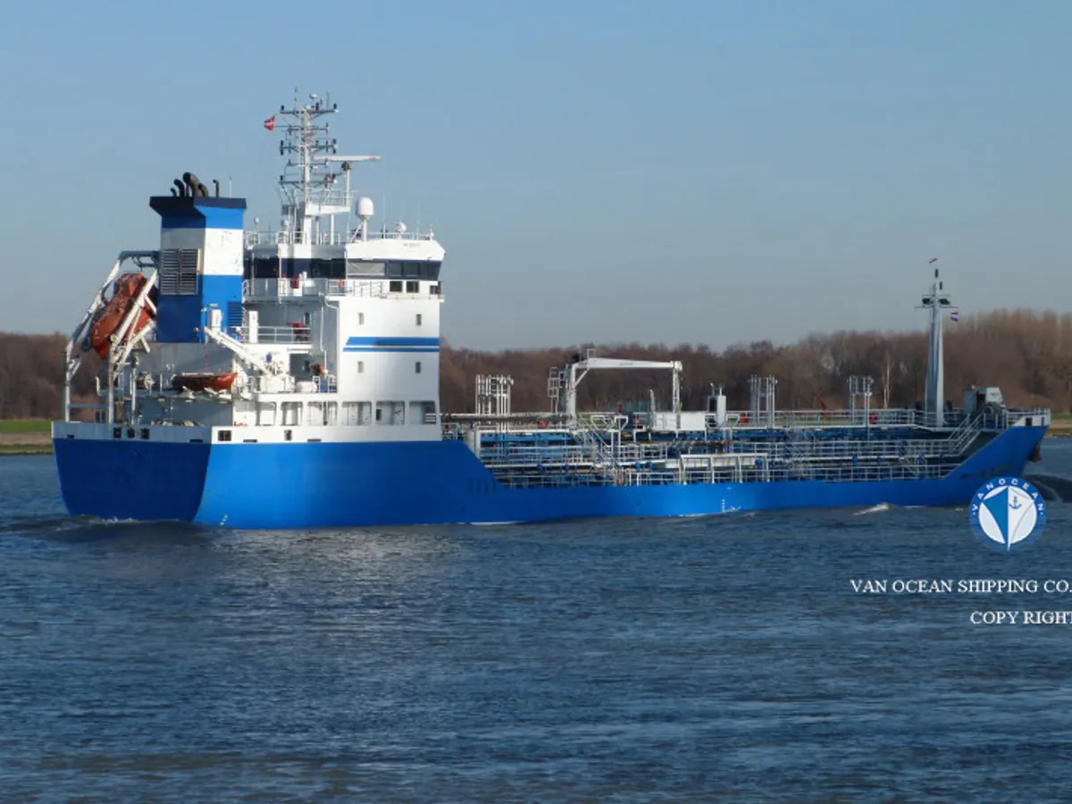 Olie-/chemikaliëntanker te koop