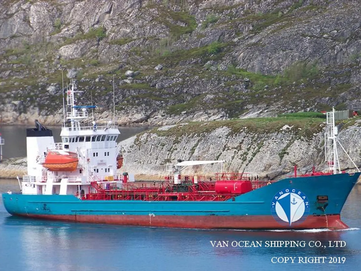 Olie-/chemikaliëntanker te koop
